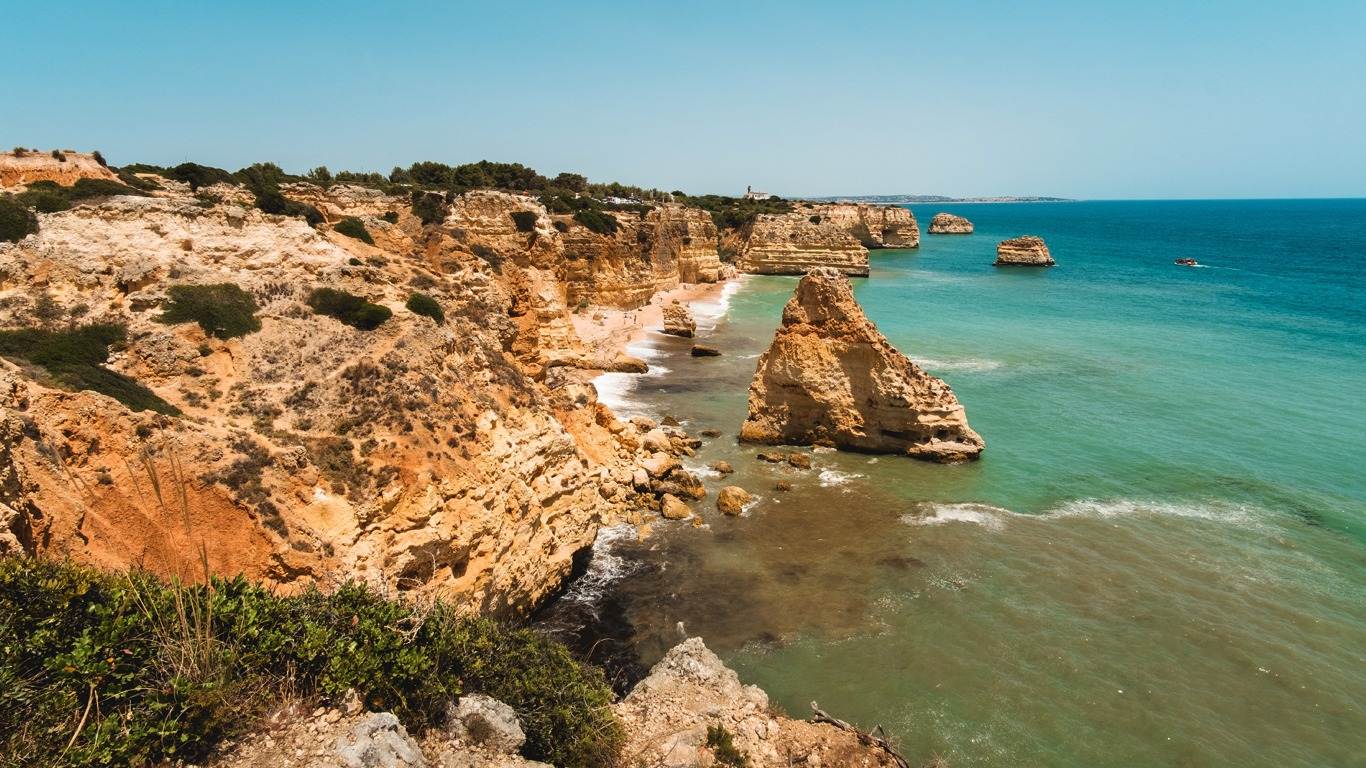 Beautiful beach full of rocks located in Algarve